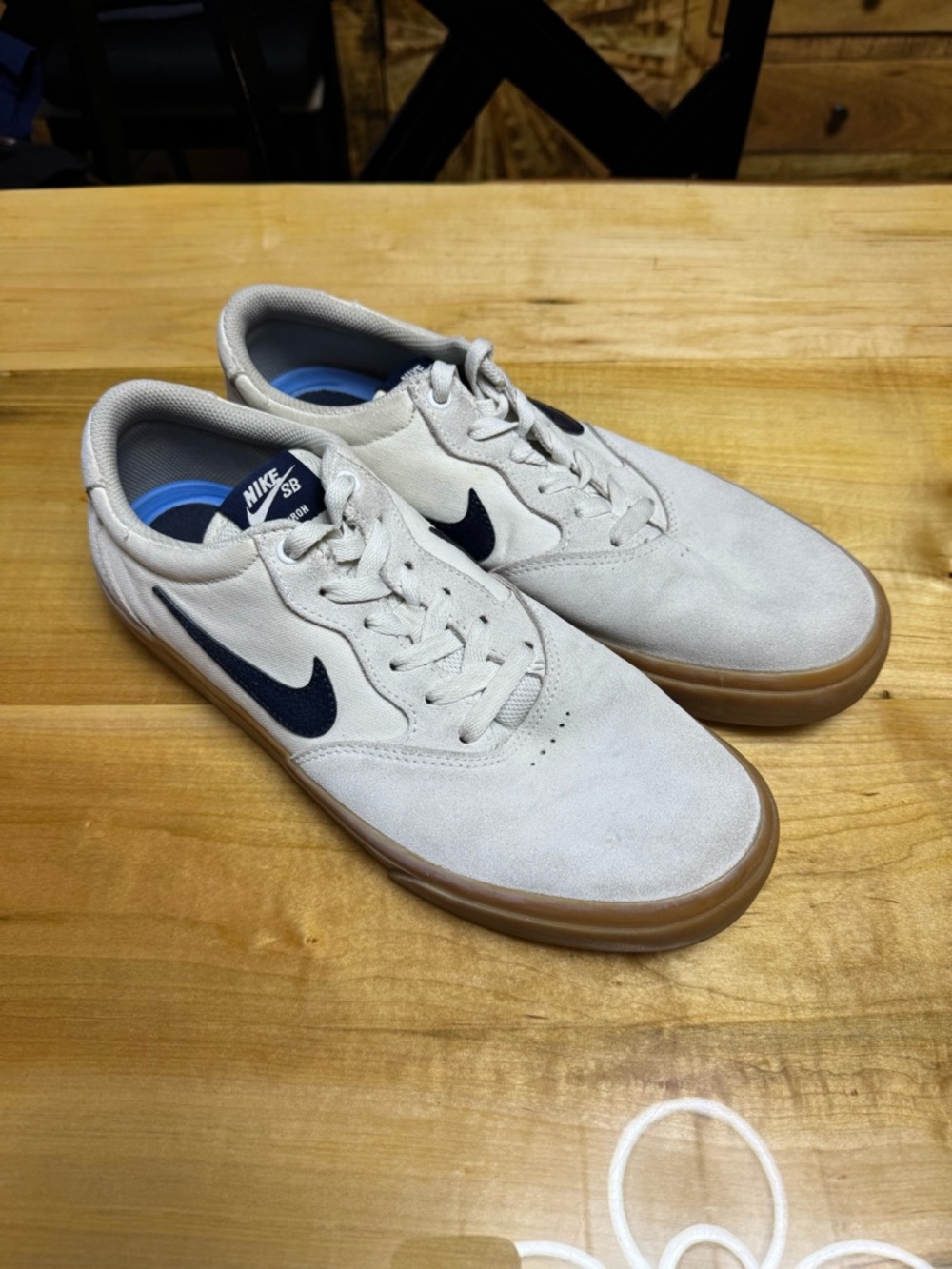 Nike SB Chron 2 Skateboarding Shoes Beige Suede Navy Swoosh Gum Sole Size 10